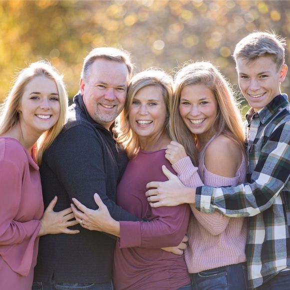 Meet your Posher, Laura - Picture 1 of 1